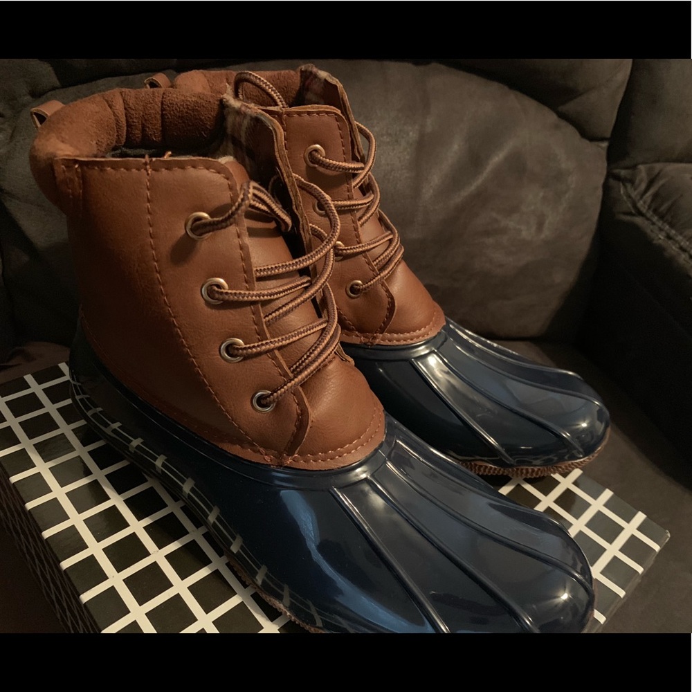 Brand New Women’s Duck Boots